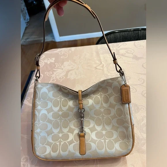 Coach Mini Shoulder Clip Bag, Light Brown, slightly used Signature Hampton #6091 - Picture 6 of 7